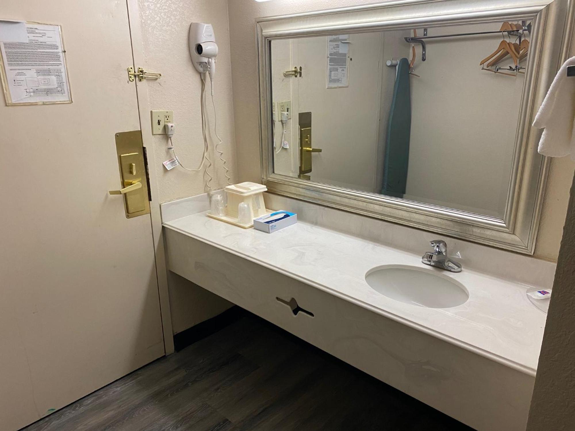 Motel 6 Rochester - Airport Extérieur photo